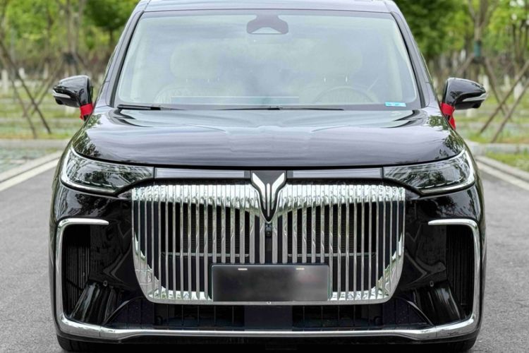 Used VOYAH Dream 2025 PHEV Four-Wheel-Drive Flagship Kunpeng Edition Exterior 3