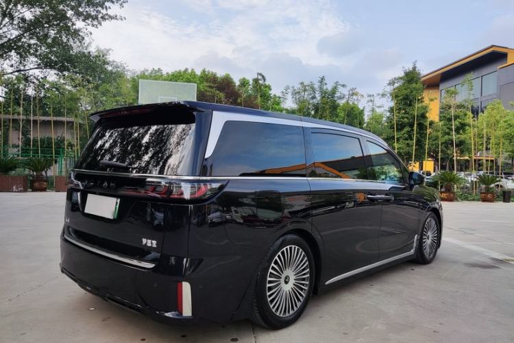 Used VOYAH Dream 2025 PHEV Four-Wheel Drive Prestige Kunpeng Edition Exterior 3