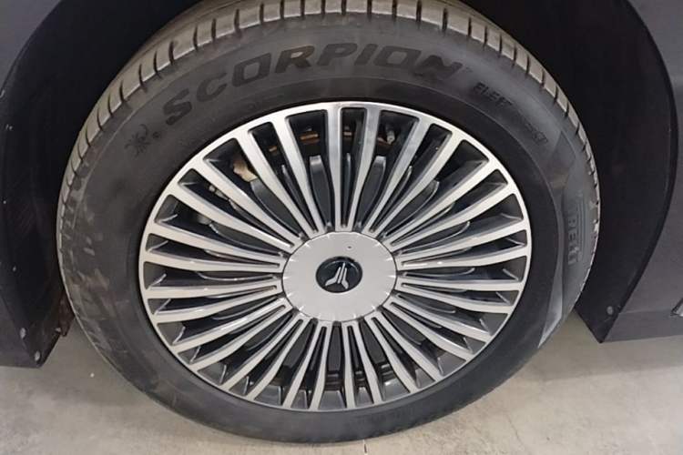 Used VOYAH Dream 2025 PHEV Four-Wheel-Drive Flagship Kunpeng Edition Exterior 4