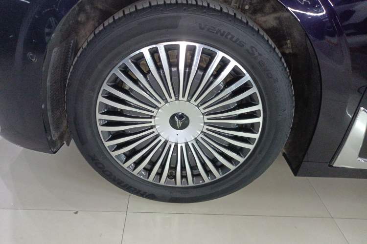 Used VOYAH Dream 2025 PHEV Four-Wheel-Drive Flagship Kunpeng Edition Exterior 7