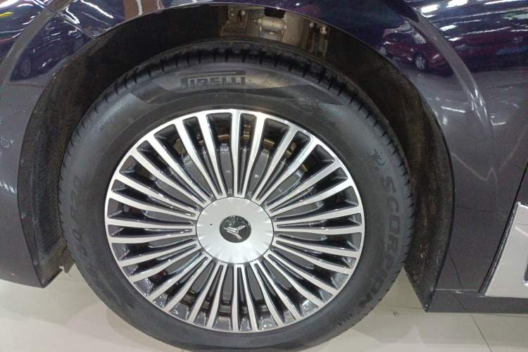 Used VOYAH Dream 2025 PHEV Four-Wheel-Drive Flagship Kunpeng Edition Exterior 7