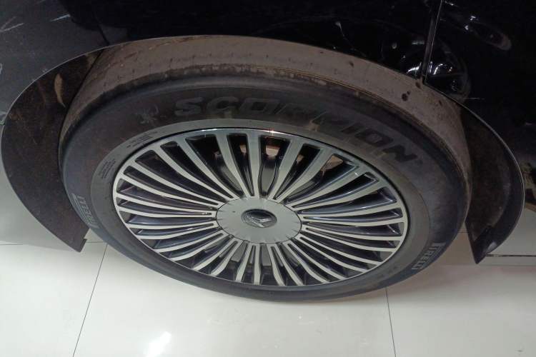 Used VOYAH Dream 2025 PHEV Four-Wheel-Drive Flagship Kunpeng Edition Exterior 8