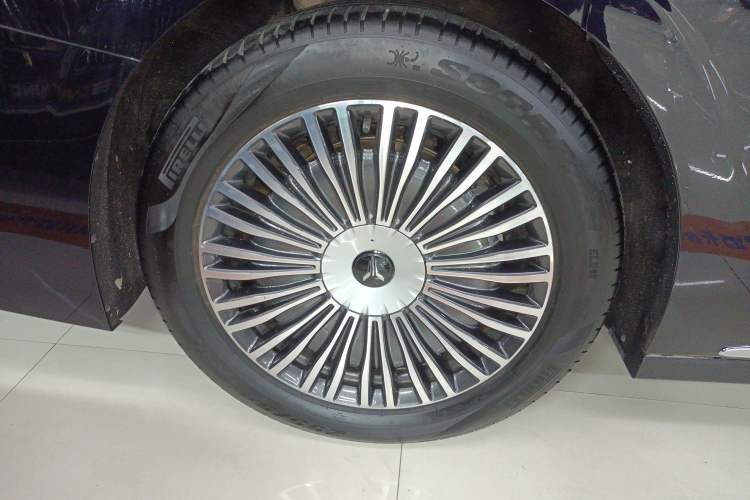 Used VOYAH Dream 2025 PHEV Four-Wheel-Drive Flagship Kunpeng Edition Exterior 8