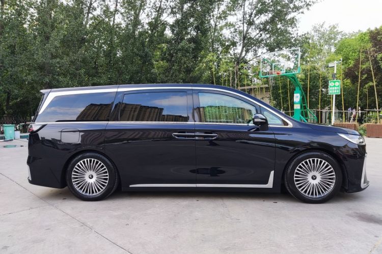 Used VOYAH Dream 2025 PHEV Four-Wheel Drive Prestige Kunpeng Edition Exterior 9