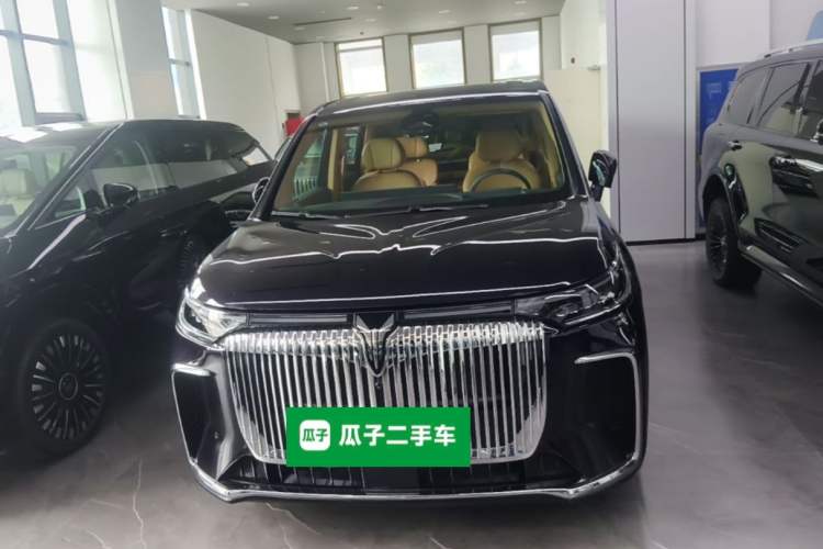Used VOYAH Dream 2025 PHEV Four-Wheel Drive Prestige Kunpeng Edition Front