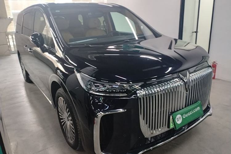Used VOYAH Dream 2025 PHEV Four-Wheel-Drive Flagship Kunpeng Edition Front Right 45 Deg