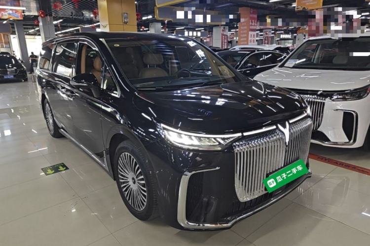 Used VOYAH Dream 2025 PHEV Four-Wheel Drive Prestige Kunpeng Edition Front Right 45 Deg