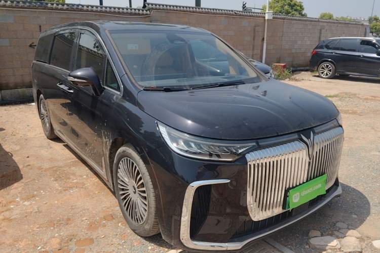Used VOYAH Dream 2025 PHEV Four-Wheel-Drive Flagship Kunpeng Edition Front Right 45 Deg