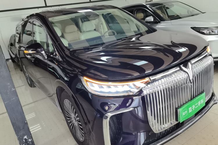 Used VOYAH Dream 2025 PHEV Four-Wheel-Drive Flagship Kunpeng Edition Front Right 45 Deg
