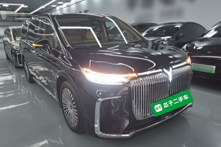 Used VOYAH Dream 2025 PHEV Four-Wheel Drive Prestige Kunpeng Edition Front Right 45 Deg