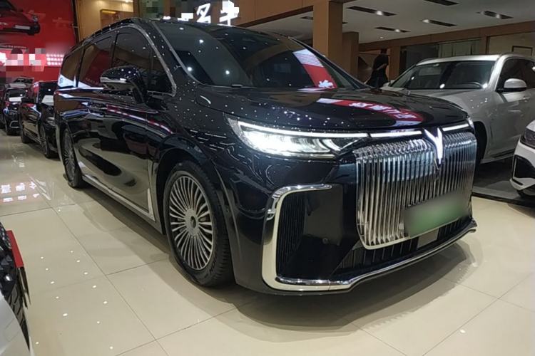 Used VOYAH Dream 2025 PHEV Four-Wheel-Drive Flagship Kunpeng Edition Front Right 45 Deg