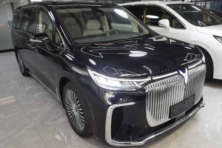 Used VOYAH Dream 2025 PHEV Four-Wheel Drive Prestige Kunpeng Edition Front Right 45 Deg