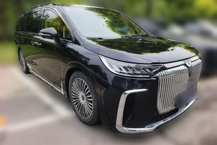 Used VOYAH Dream 2025 PHEV Four-Wheel-Drive Flagship Kunpeng Edition Front Right 45 Deg