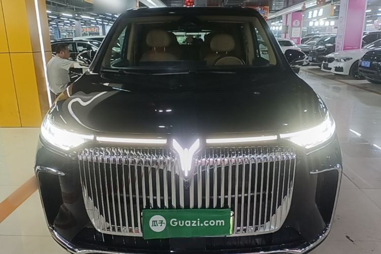 Used VOYAH Dream 2025 PHEV Four-Wheel Drive Prestige Kunpeng Edition Front