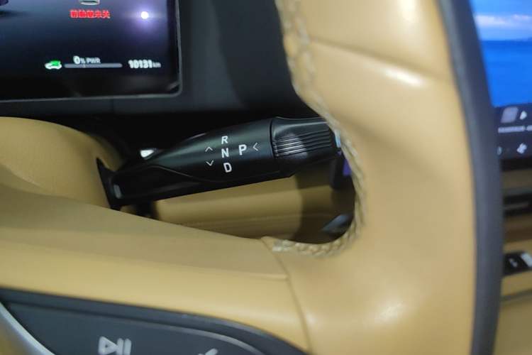 Used VOYAH Dream 2025 PHEV Four-Wheel Drive Excellence Qiankun Edition Gear Lever