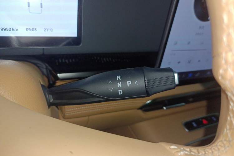 Used VOYAH Dream 2025 PHEV Four-Wheel-Drive Flagship Kunpeng Edition Gear Lever