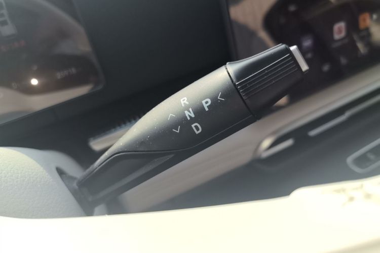 Used VOYAH Dream 2025 PHEV Four-Wheel-Drive Flagship Version – Qiankun Edition Gear Lever