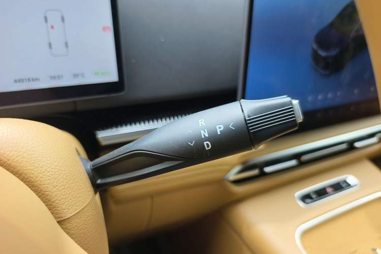 Used VOYAH Dream 2025 PHEV Four-Wheel-Drive Flagship Kunpeng Edition Gear Lever