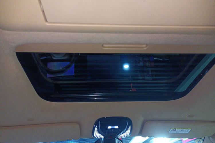 Used VOYAH Dream 2025 PHEV Four-Wheel-Drive Flagship Kunpeng Edition Headliner