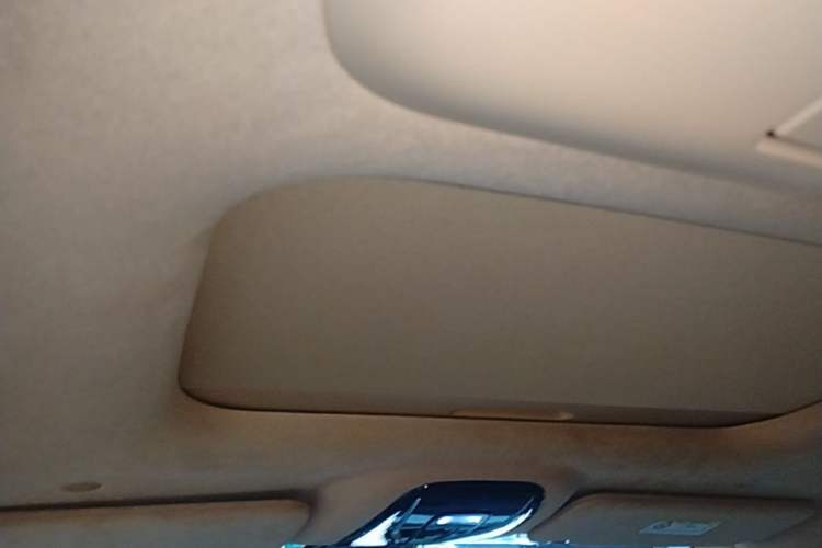 Used VOYAH Dream 2025 PHEV Four-Wheel-Drive Flagship Kunpeng Edition Headliner