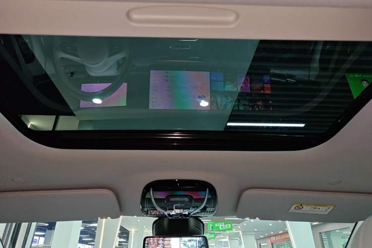 Used VOYAH Dream 2025 PHEV Four-Wheel Drive Prestige Kunpeng Edition Headliner