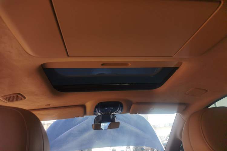 Used VOYAH Dream 2025 PHEV Four-Wheel-Drive Flagship Kunpeng Edition Headliner