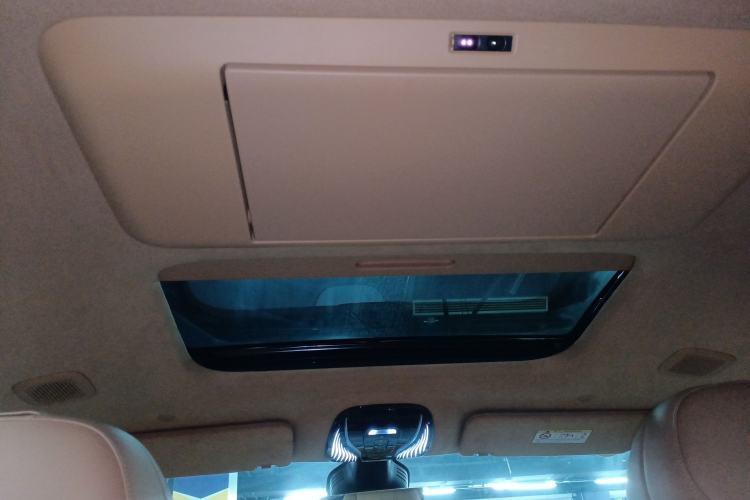 Used VOYAH Dream 2025 PHEV Four-Wheel-Drive Flagship Kunpeng Edition Headliner