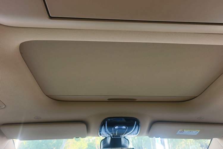 Used VOYAH Dream 2025 PHEV Four-Wheel Drive Prestige Kunpeng Edition Headliner