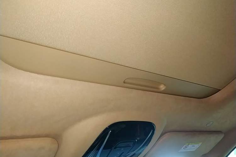Used VOYAH Dream 2025 PHEV Four-Wheel-Drive Flagship Kunpeng Edition Headliner