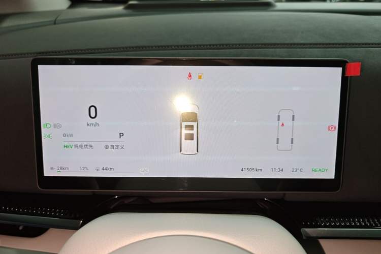 Used VOYAH Dream 2025 PHEV Four-Wheel Drive Prestige Kunpeng Edition Instrument Cluster