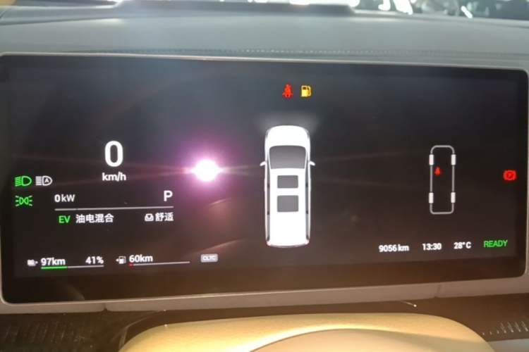 Used VOYAH Dream 2025 PHEV Four-Wheel Drive Prestige Kunpeng Edition Instrument Cluster