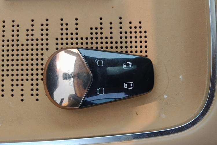Used VOYAH Dream 2025 PHEV Four-Wheel-Drive Flagship Kunpeng Edition Interior 1