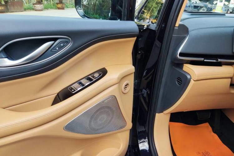 Used VOYAH Dream 2025 PHEV Four-Wheel Drive Prestige Kunpeng Edition Interior 1