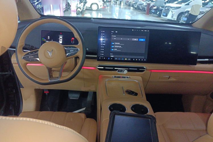 Used VOYAH Dream 2025 PHEV Four-Wheel-Drive Flagship Kunpeng Edition Interior 2