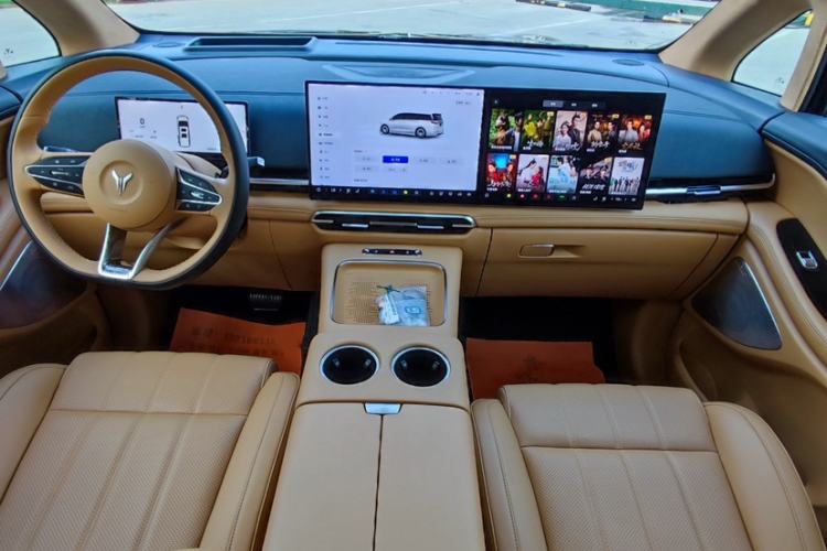 Used VOYAH Dream 2025 PHEV Four-Wheel Drive Prestige Kunpeng Edition Interior 3