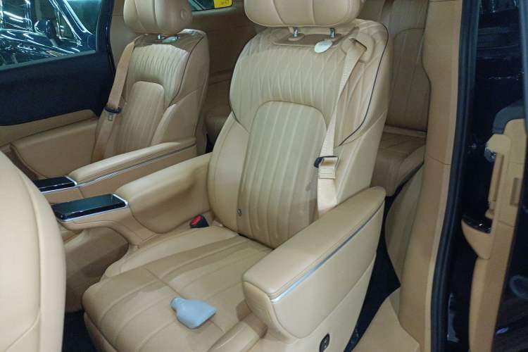 Used VOYAH Dream 2025 PHEV Four-Wheel-Drive Flagship Kunpeng Edition Interior 4