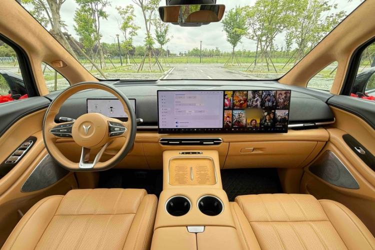 Used VOYAH Dream 2025 PHEV Four-Wheel-Drive Flagship Kunpeng Edition Interior 5