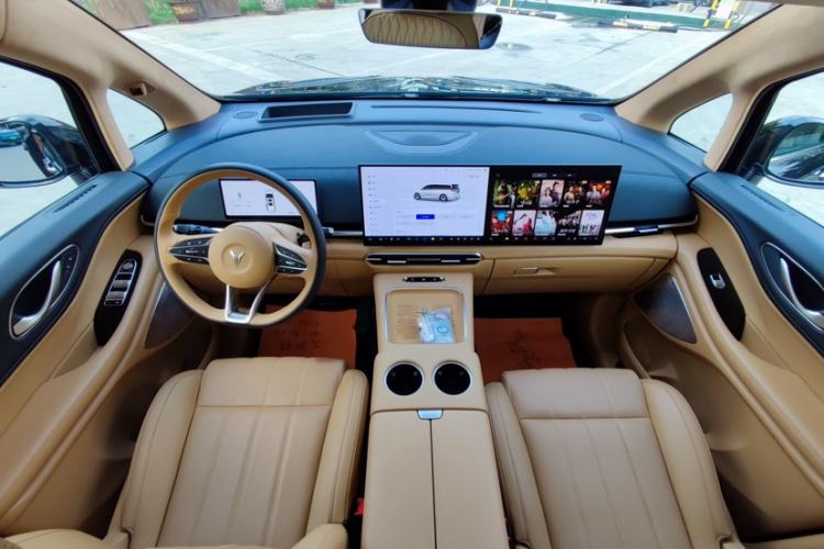 Used VOYAH Dream 2025 PHEV Four-Wheel Drive Prestige Kunpeng Edition Interior 5