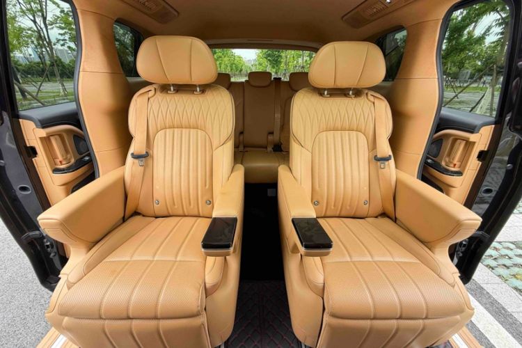 Used VOYAH Dream 2025 PHEV Four-Wheel-Drive Flagship Kunpeng Edition Interior 6