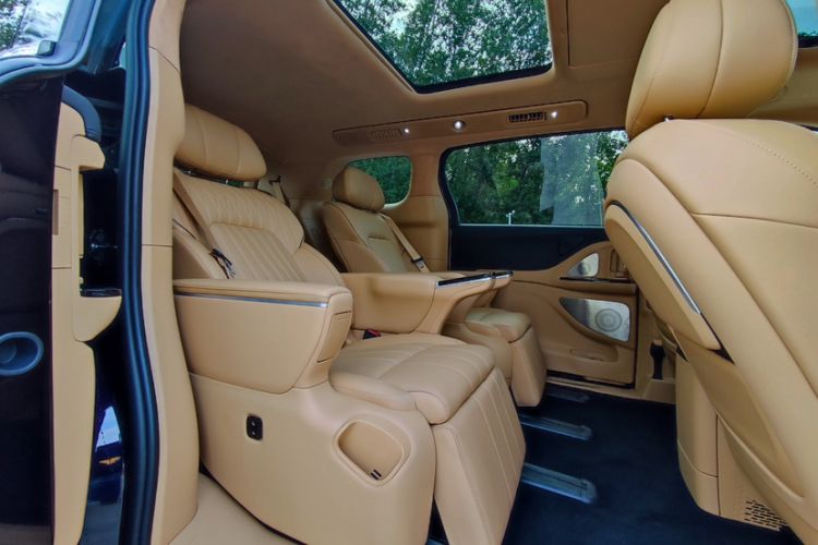 Used VOYAH Dream 2025 PHEV Four-Wheel Drive Prestige Kunpeng Edition Interior 9