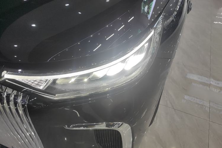 Used VOYAH Dream 2025 PHEV Four-Wheel Drive Excellence Qiankun Edition Left Front Headlight