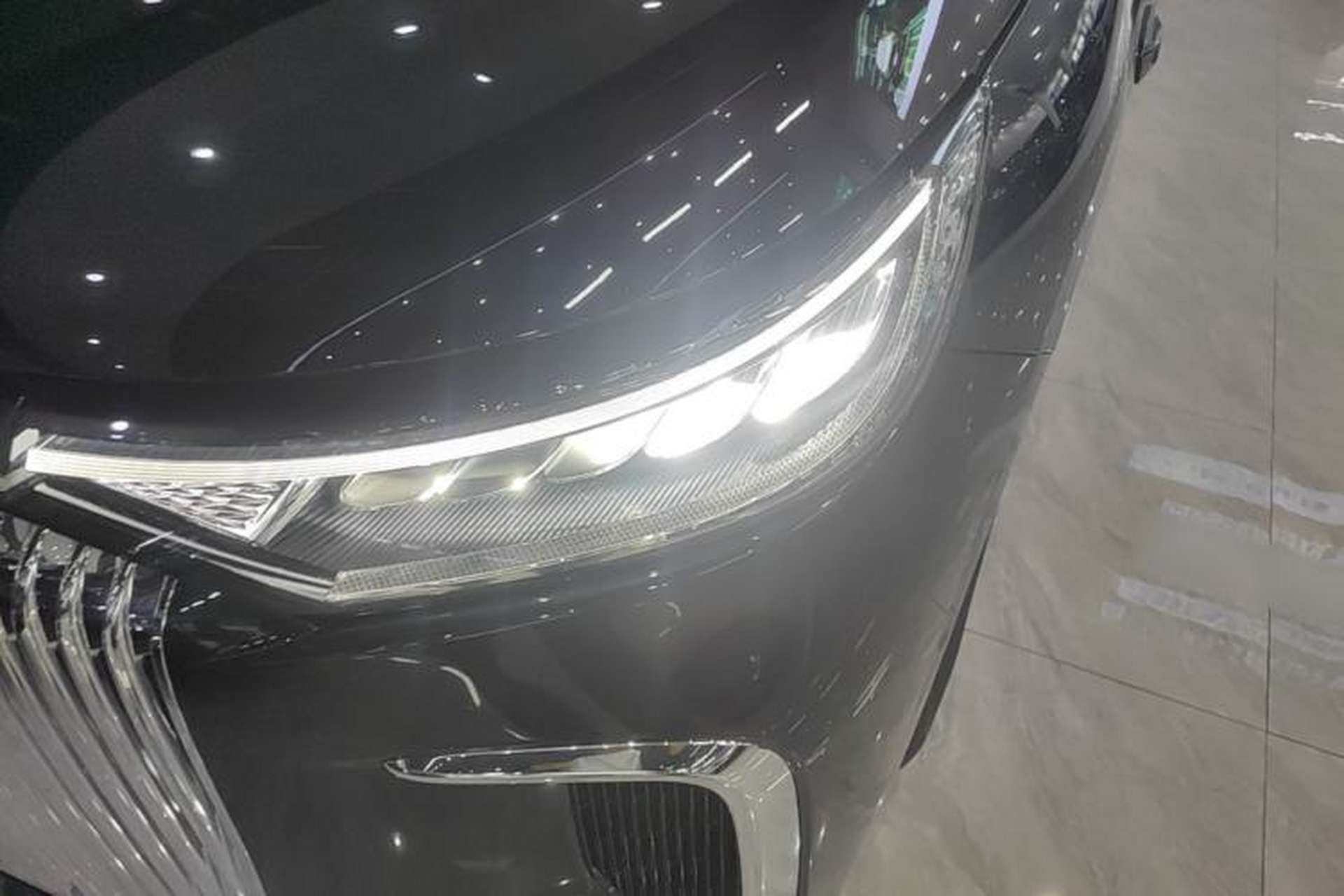 Used VOYAH Dream 2025 PHEV Four-Wheel Drive Excellence Qiankun Edition Left Front Headlight