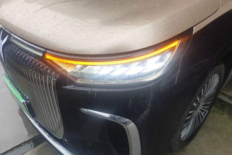 Used VOYAH Dream 2025 PHEV Four-Wheel-Drive Flagship Kunpeng Edition Left Front Headlight