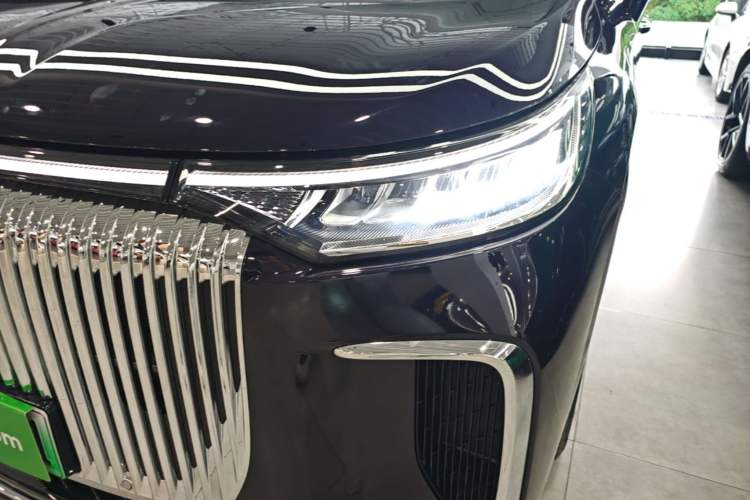 Used VOYAH Dream 2025 PHEV Four-Wheel Drive Prestige Kunpeng Edition Left Front Headlight