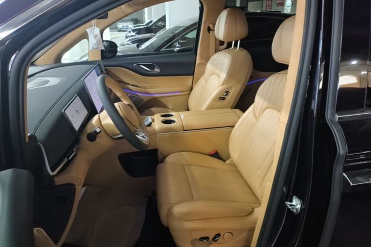 Used VOYAH Dream 2025 PHEV Four-Wheel-Drive Flagship Kunpeng Edition Left Front Seat