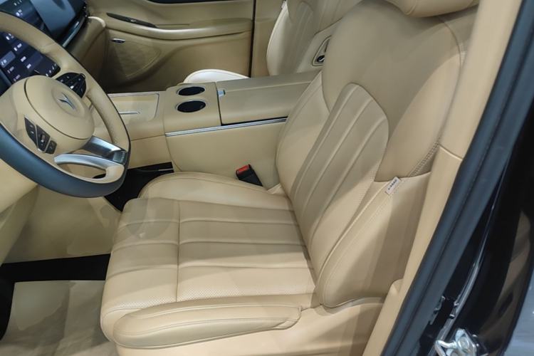 Used VOYAH Dream 2025 PHEV Four-Wheel Drive Excellence Qiankun Edition Left Front Seat