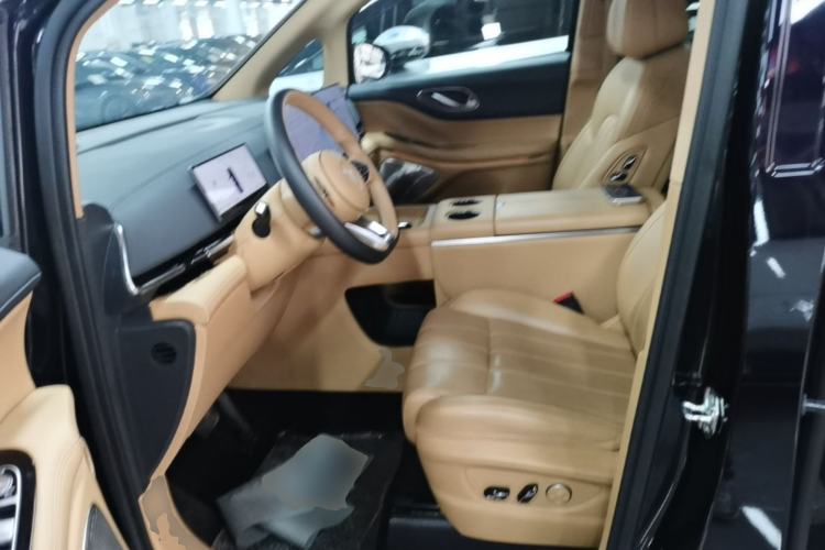 Used VOYAH Dream 2025 PHEV Four-Wheel Drive Prestige Kunpeng Edition Left Front Seat