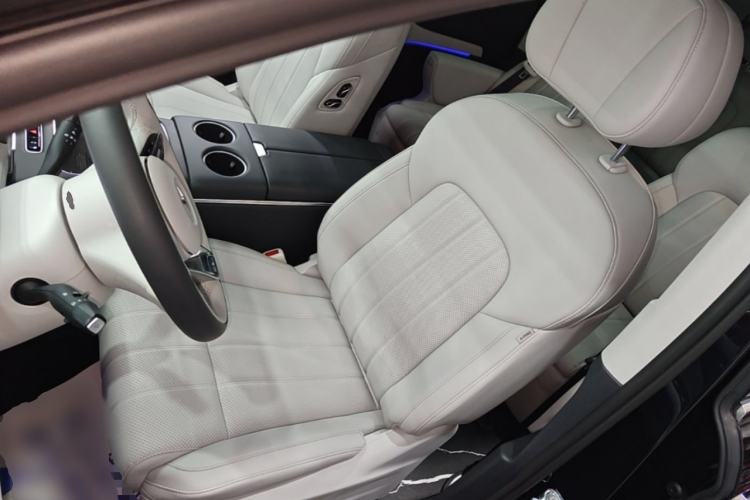 Used VOYAH Dream 2025 PHEV Four-Wheel Drive Prestige Kunpeng Edition Left Front Seat