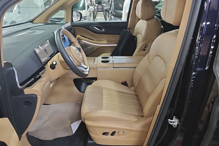 Used VOYAH Dream 2025 PHEV Four-Wheel Drive Prestige Kunpeng Edition Left Front Seat