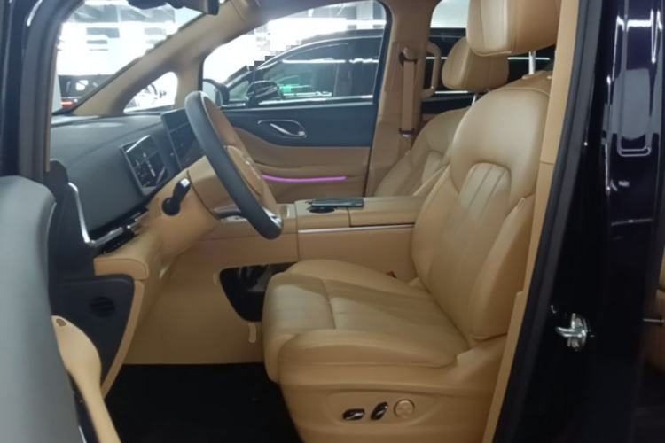 Used VOYAH Dream 2025 PHEV Four-Wheel Drive Prestige Kunpeng Edition Left Front Seat